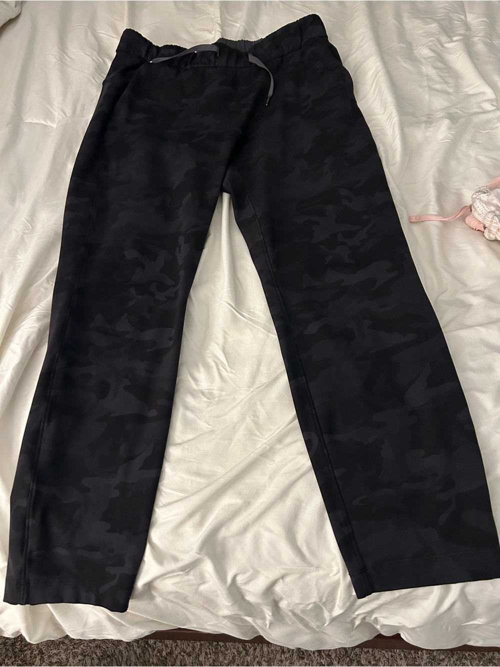 lululemon athletica Black Camouflage Joggers women’s size 8